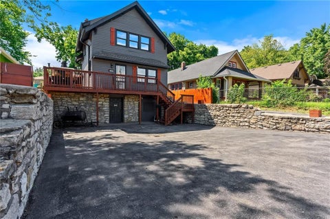 Photo of 5820 Prospect Avenue, Kansas City, MO 64130 (MLS # 2631163)