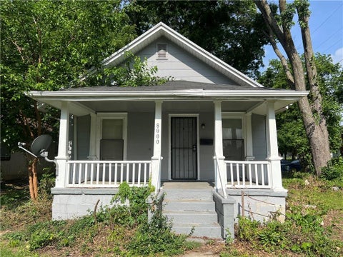 Photo of 8000 Wayne Avenue, Kansas City, MO 64131 (MLS # 2625760)