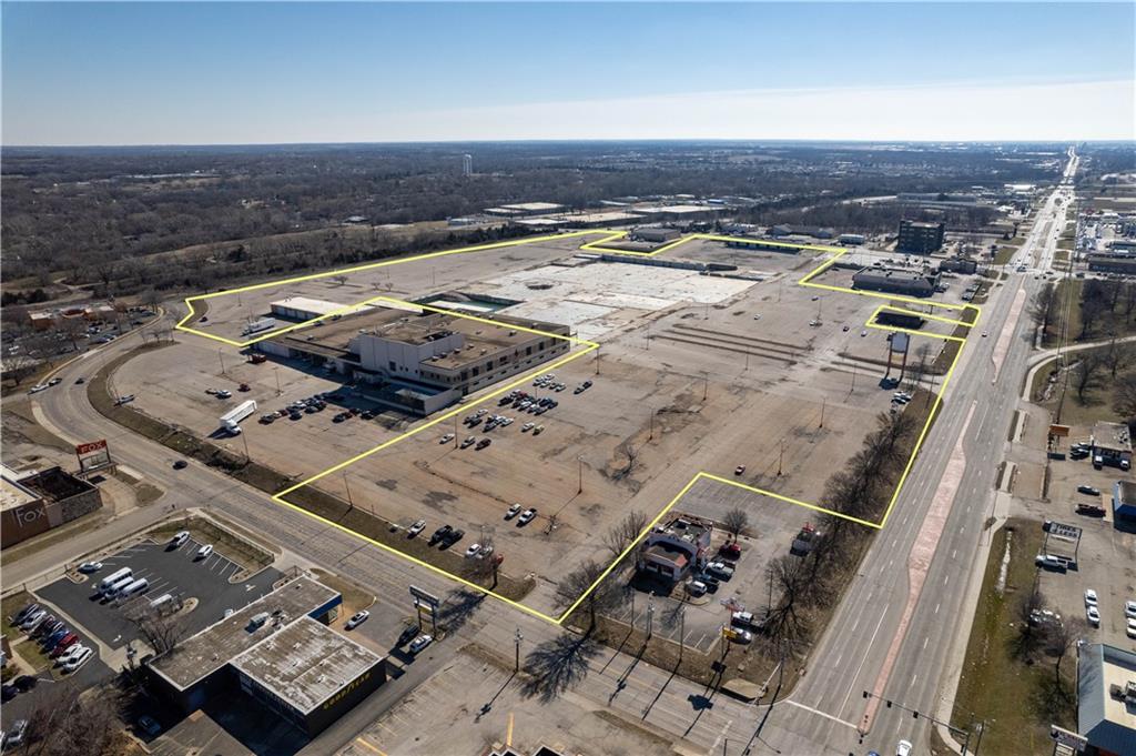 3500-3600 SW Topeka Boulevard