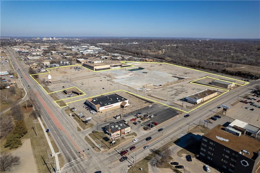 3500-3600 SW Topeka Boulevard