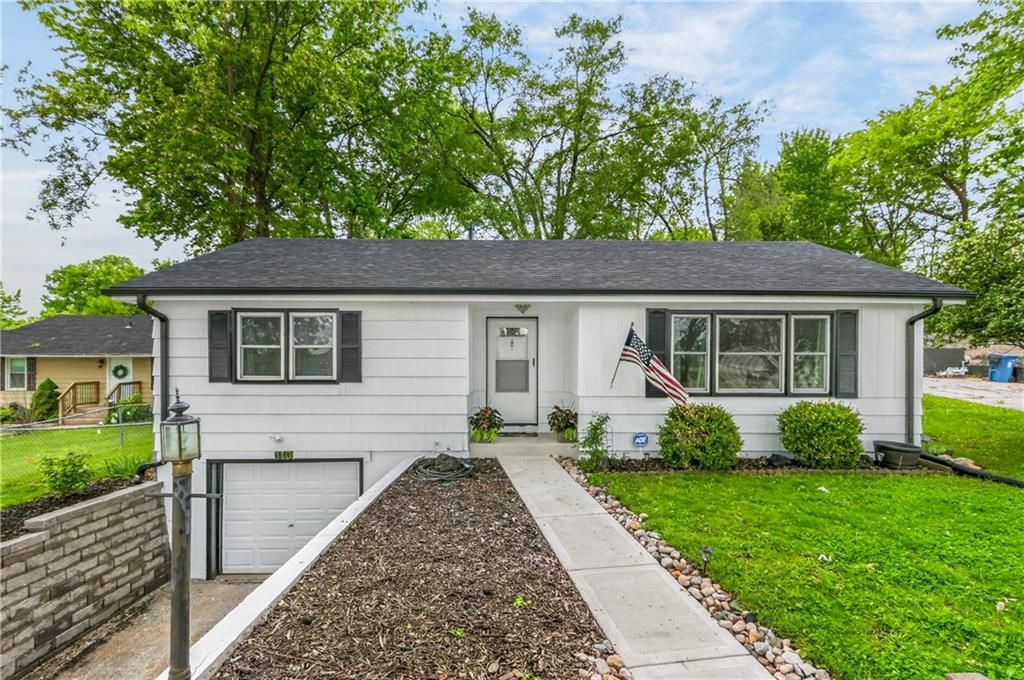 Photo of 110 N ridge Avenue, Liberty, MO 64068 (MLS # 2610561)
