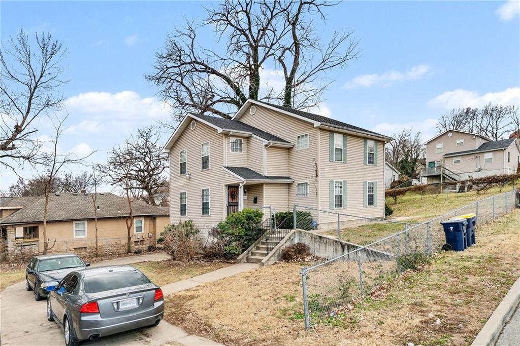 4200-4202 FLORA Avenue