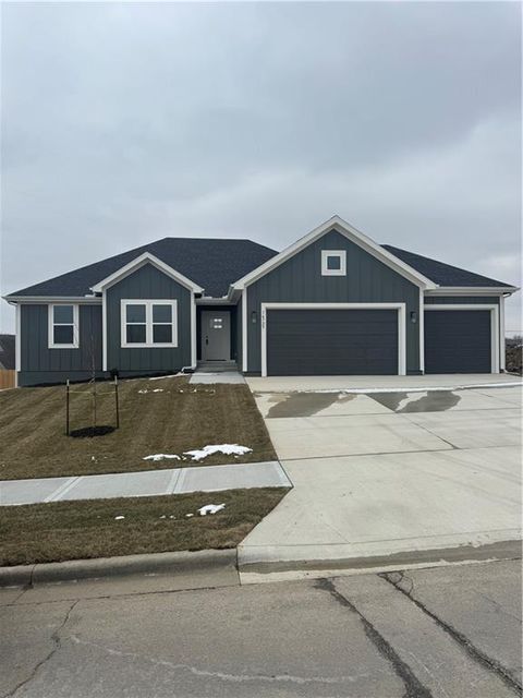 16729 Pinehurst Drive Basehor KS 66007