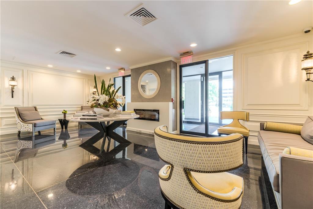 4740 Roanoke Parkway 605