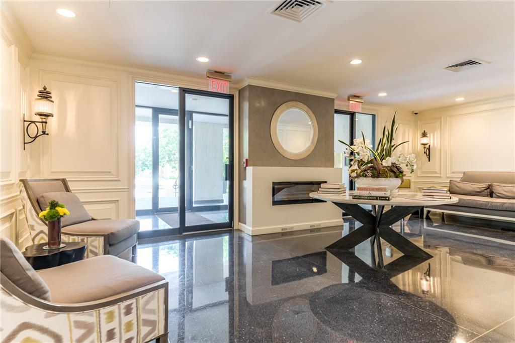 4740 Roanoke Parkway 605