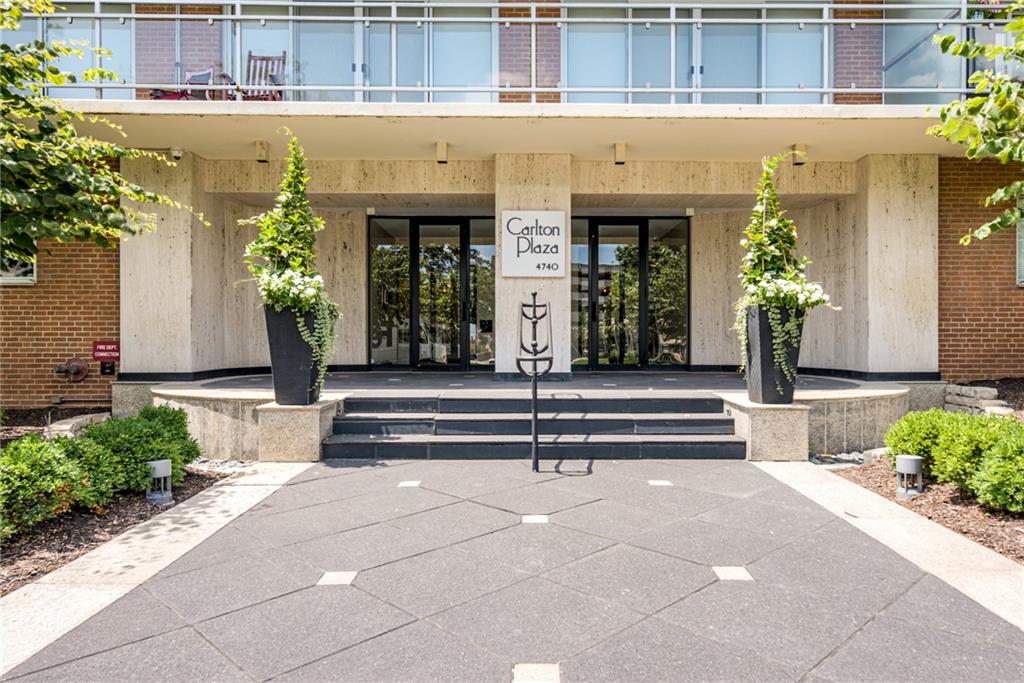 4740 Roanoke Parkway 605