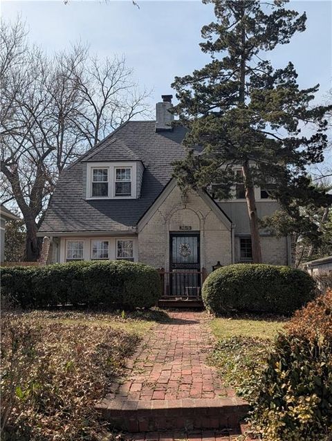 5616 Wyandotte Street Kansas City MO 64113