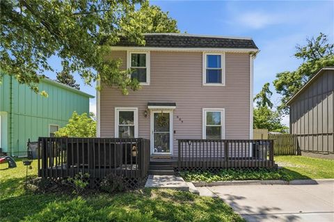 Photo of 609 E Bristol Lane, Olathe, KS 66061 (MLS # 2619601)
