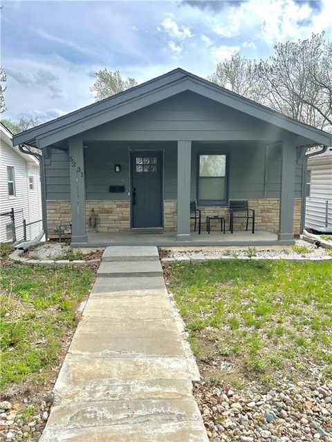Photo of 5231 Gladstone Boulevard, Kansas City, MO 64123 (MLS # 2615381)
