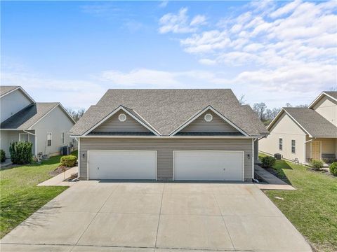 9404 & 9406 N Gower Avenue Kansas City MO 64154