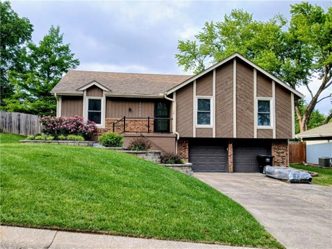 Photo of 17008 E 3rd Terrace, Independence, MO 64056 (MLS # 2644150)