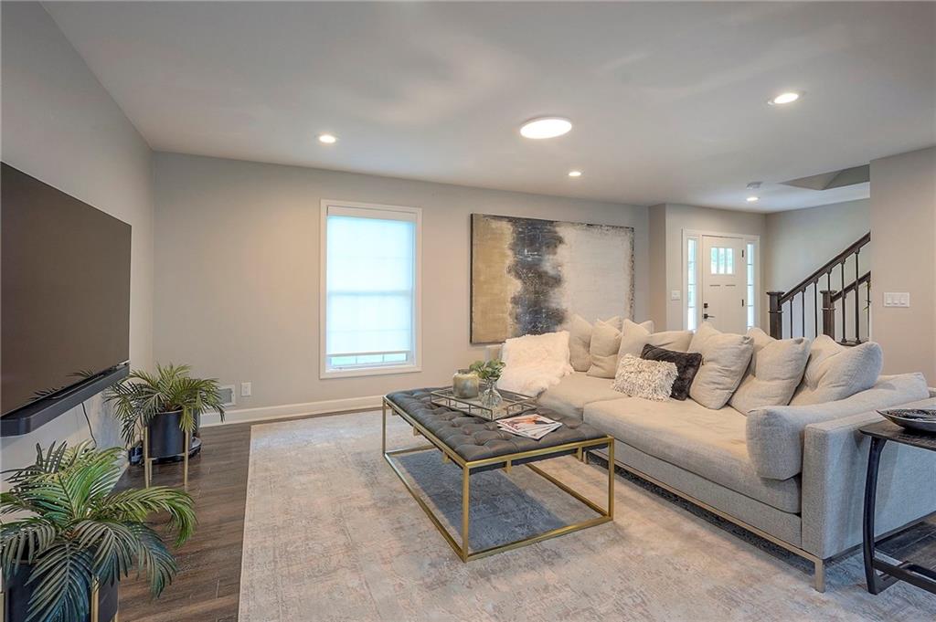 244 N Winnebago Drive