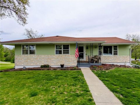 Photo of 603 W 5TH Street, Trenton, MO 64683 (MLS # 2617323)