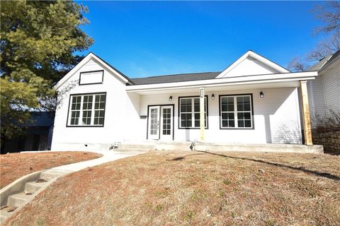 1817 Beattie Street, St Joseph, MO 64501 - #: 2593009