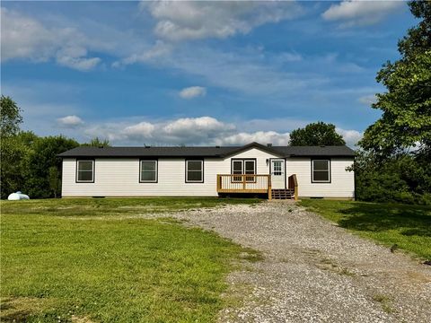 Photo of 19307 S Beattie Road, Pleasant Hill, MO 64080 (MLS # 2627230)