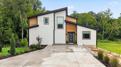 8395 NW Baker Circle Kansas City MO 64153