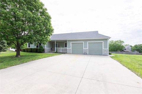 Photo of 8601 Timber Trails Drive, De Soto, KS 66018 (MLS # 2617755)