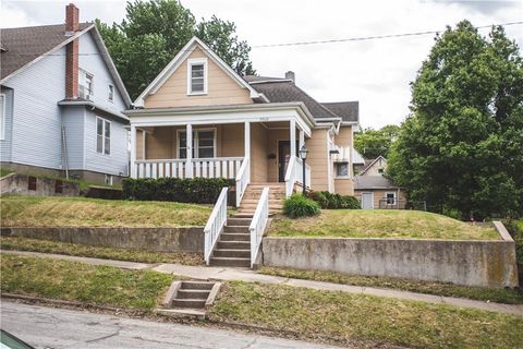 Photo of 2918 Seneca Street, St Joseph, MO 64507 (MLS # 2617698)