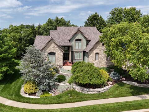 Photo of 13210 Outlook Street, Overland Park, KS 66209 (MLS # 2622934)