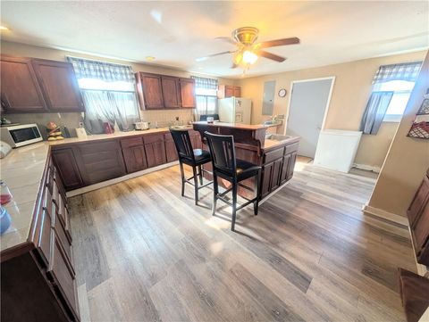 410 S Chestnut Street, Iola, KS 66749 - MLS#: 2598506