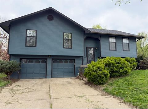 700 Foster Lane, Warrensburg, MO 64093 - #: 2542414