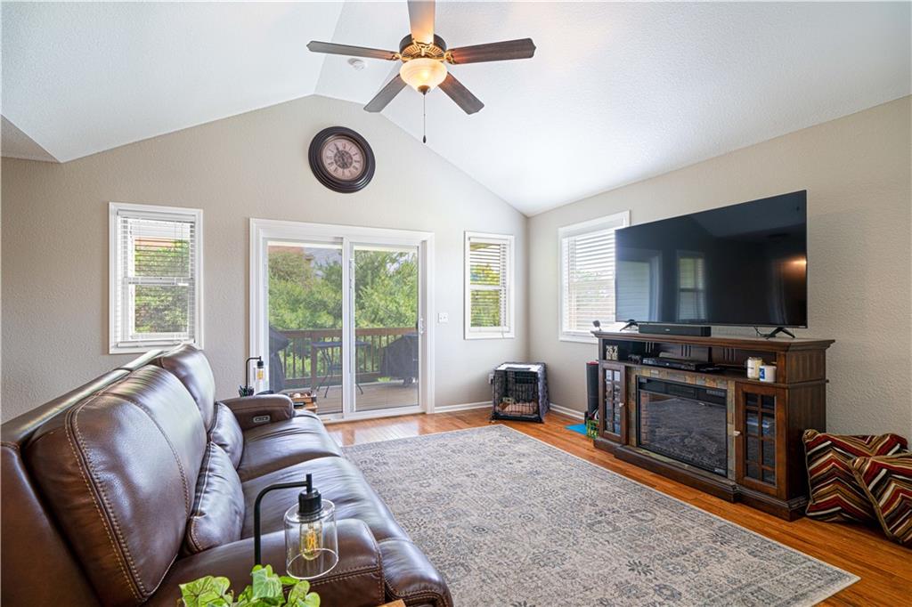 St Joseph, Missouri 64506, United States, 4 Bedrooms Bedrooms, ,3 BathroomsBathrooms,Residential,Active,147659