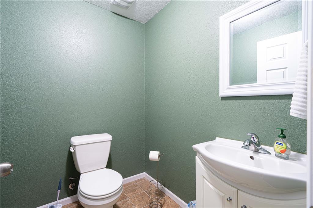 St Joseph, Missouri 64506, United States, 4 Bedrooms Bedrooms, ,3 BathroomsBathrooms,Residential,Active,147659