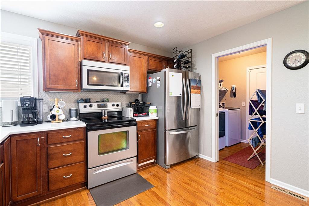 St Joseph, Missouri 64506, United States, 4 Bedrooms Bedrooms, ,3 BathroomsBathrooms,Residential,Active,147659