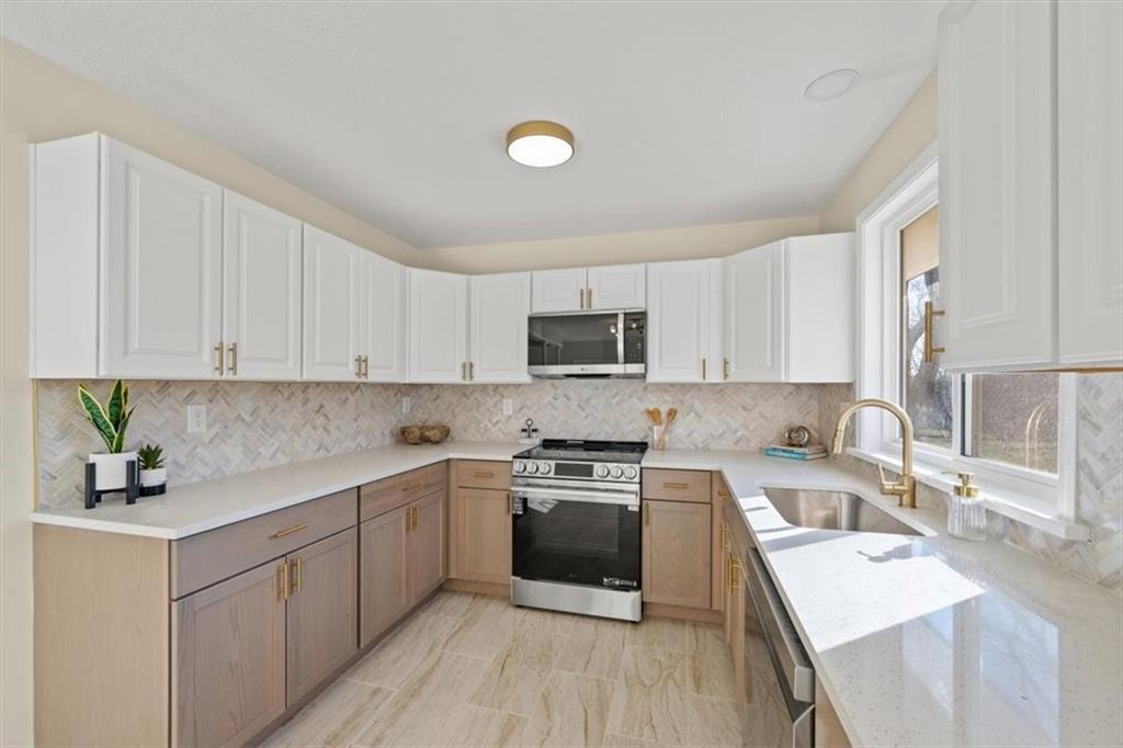 9400 MANCHESTER Avenue