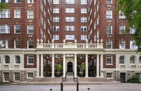 4618 Warwick Boulevard 6F Kansas City MO 64112