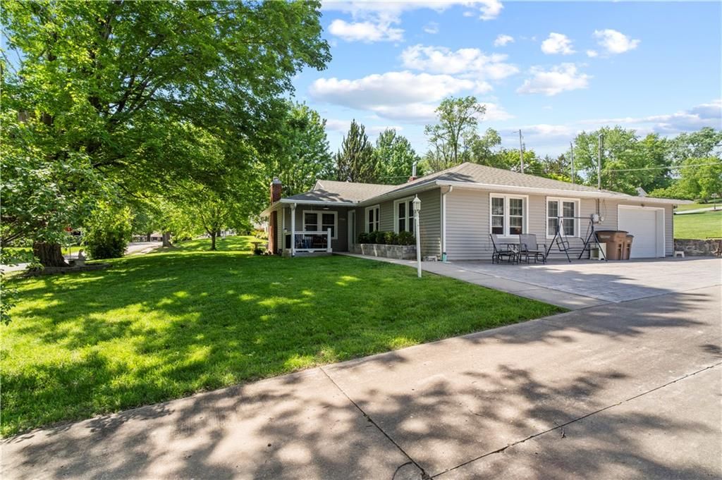 Photo of 2113 Birch Street, Atchison, KS 66002 (MLS # 2618464)