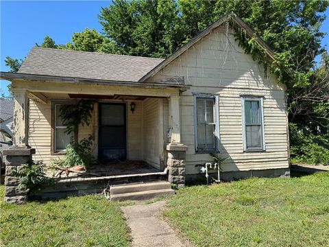 2225 Crawford Avenue Parsons KS 67357