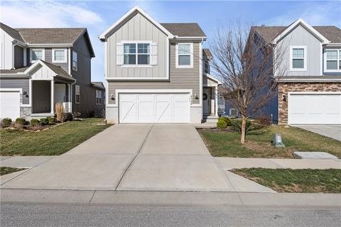 Photo of 8788 SW 9th Street, Blue Springs, MO 64064 (MLS # 2616003)