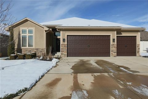 1700 NE Parkwood Drive, Lee\'s Summit, MO 64064 - MLS#: 2591032