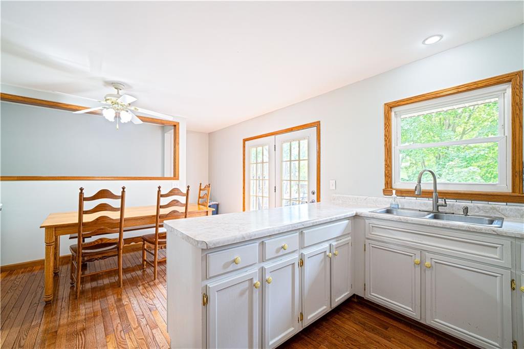 St Joseph, Missouri 64503, United States, 3 Bedrooms Bedrooms, ,2 BathroomsBathrooms,Residential,Active,173337