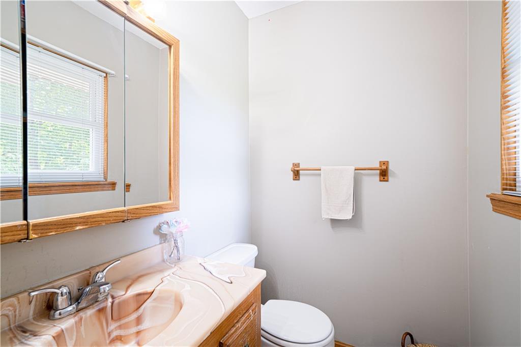 St Joseph, Missouri 64503, United States, 3 Bedrooms Bedrooms, ,2 BathroomsBathrooms,Residential,Active,173337