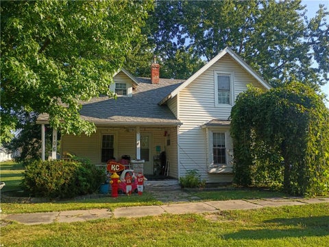 Photo of 106 W 5th Street, Stanberry, MO 64489 (MLS # 2641060)