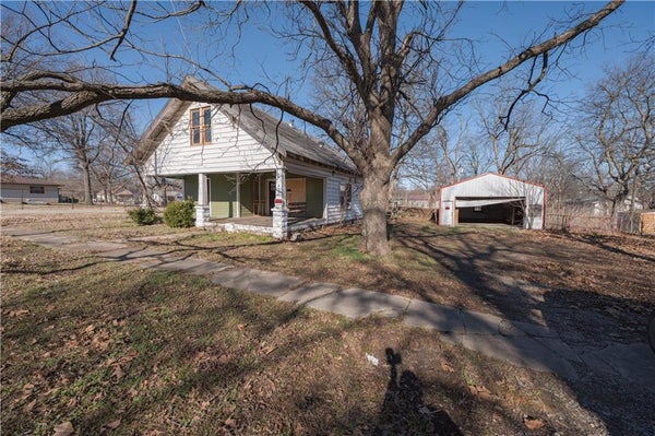 415 ELM ST, CHETOPA, KS 67336 - Image fbfcad4f89319d8866c859a2ca80d5bb/2743392738