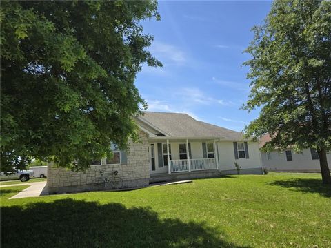200 W Allison Lane Clinton MO 64735