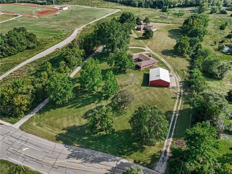 Photo of 4921 NW 56th Street, Kansas City, MO 64151 (MLS # 2643500)