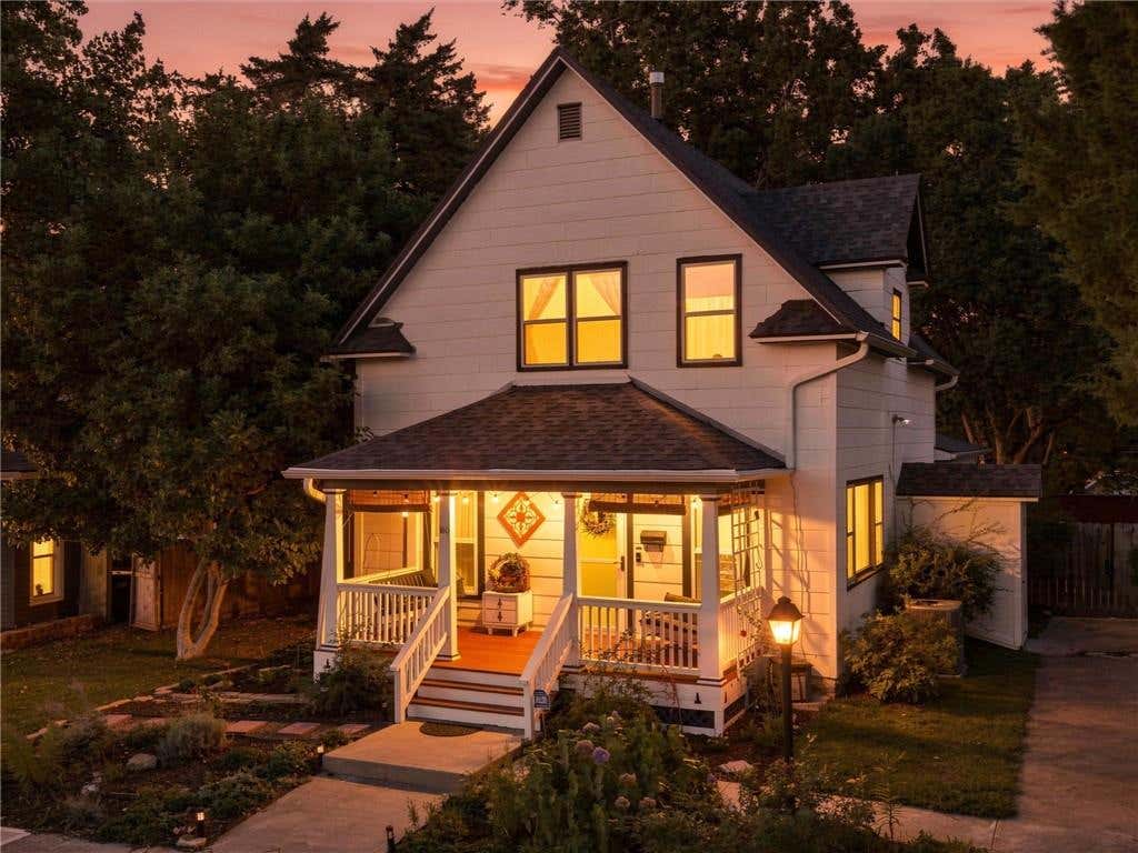 Photo of 110 Groom Street, Liberty, MO 64068 (MLS # 2636964)