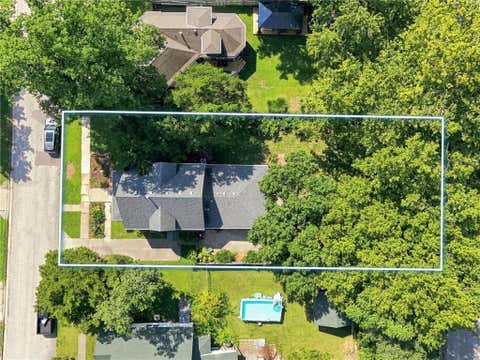 Tiny photo for 110 Groom Street, Liberty, MO 64068 (MLS # 2636964)