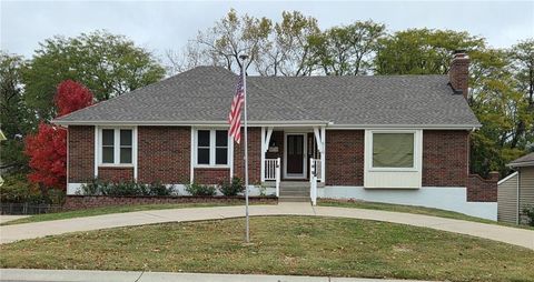 510 Thames Drive Lee's Summit MO 64086