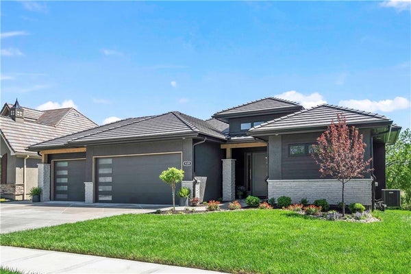 2809 W 175TH PL, OVERLAND PARK, KS 66085 - Image fcdd07dc7e7ae94e30d13e84de8a16f1/116774029
