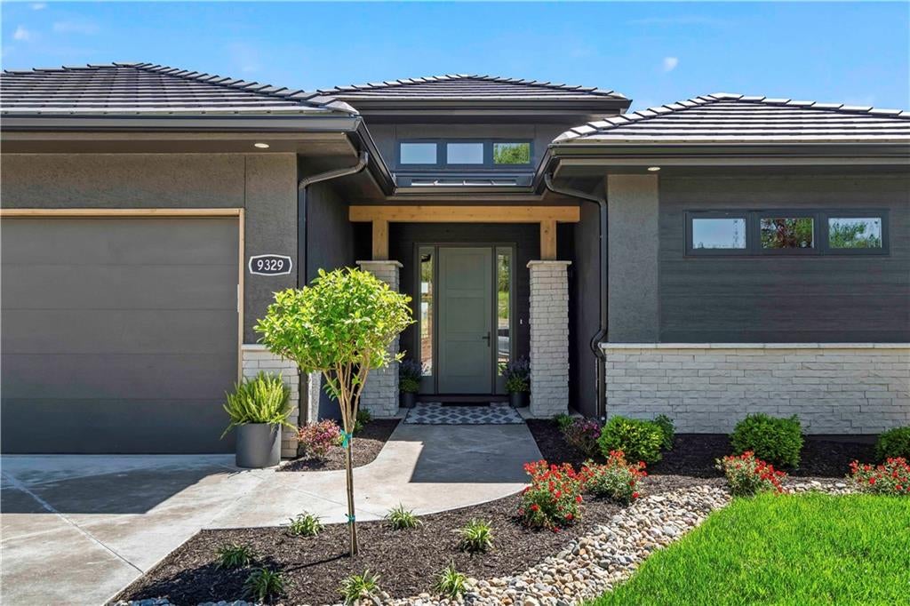 2809 W 175th Place