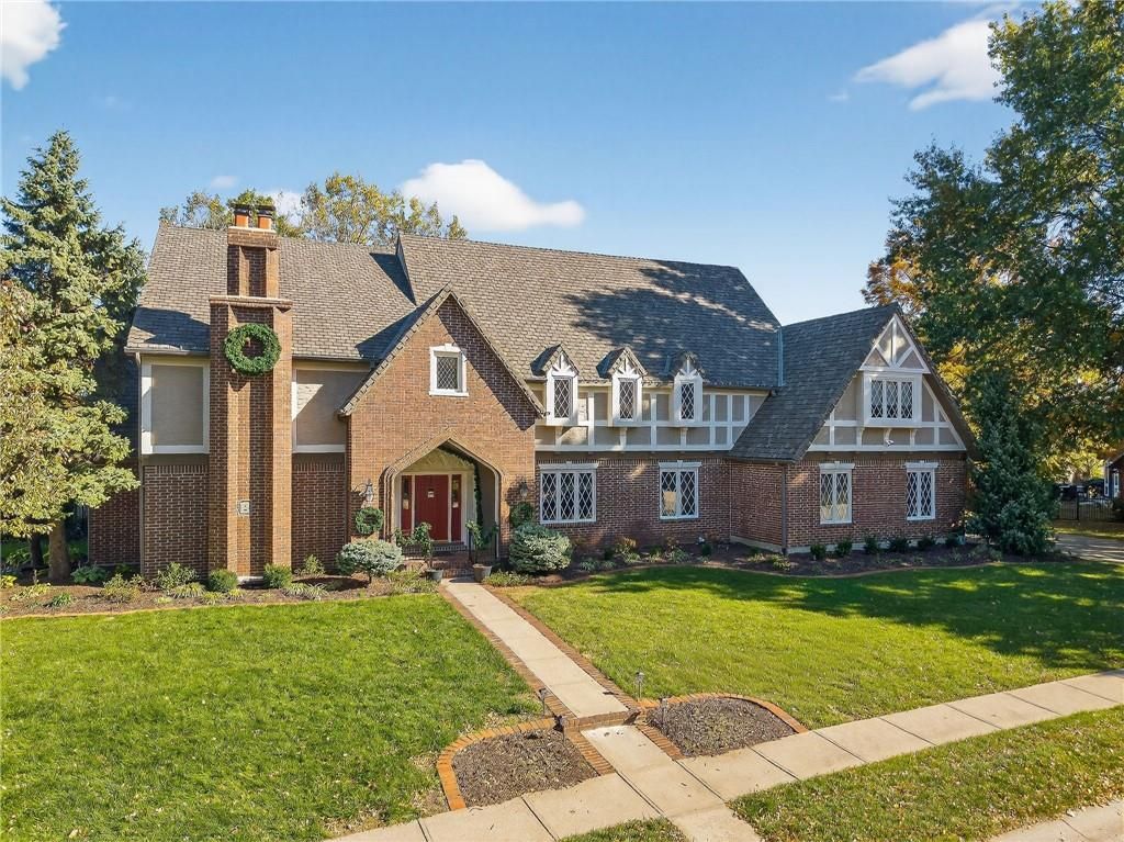 Photo of 317 CAMELOT Drive, Liberty, MO 64068 (MLS # 2579018)