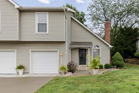 Photo of 8506 W 109th Terrace, Overland Park, KS 66210 (MLS # 2637604)