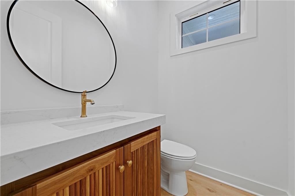 17308 Earnshaw Street