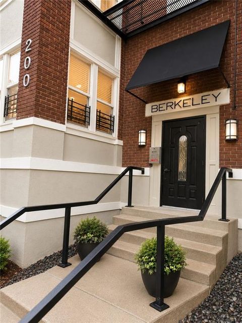 Photo of 200 E 43rd Street #103, Kansas City, MO 64111 (MLS # 2628216)