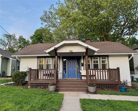 Photo of 145 Allcutt Avenue, Bonner Springs, KS 66012 (MLS # 2619533)